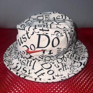 Nike Kids White and Black Graphic Bucket Hat